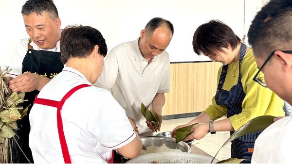 華東工控 | 巧手裹粽溫情傳遞，全員共享端午“家”味
